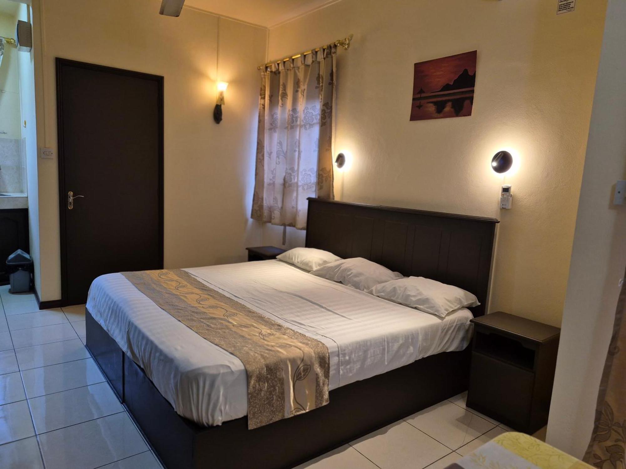 Monalysa Holidays Grand Baie Exterior photo